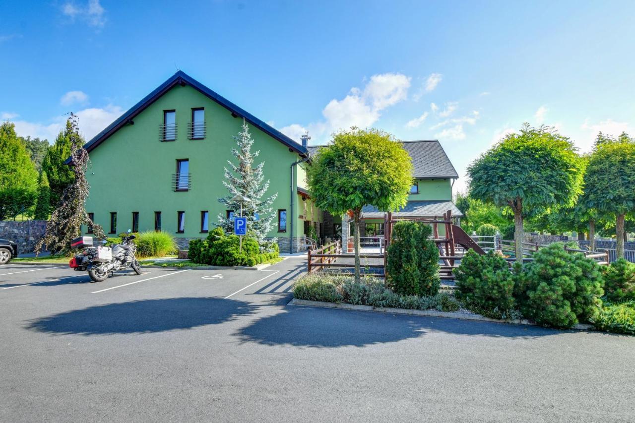 Hotel Hermes Krnov Esterno foto